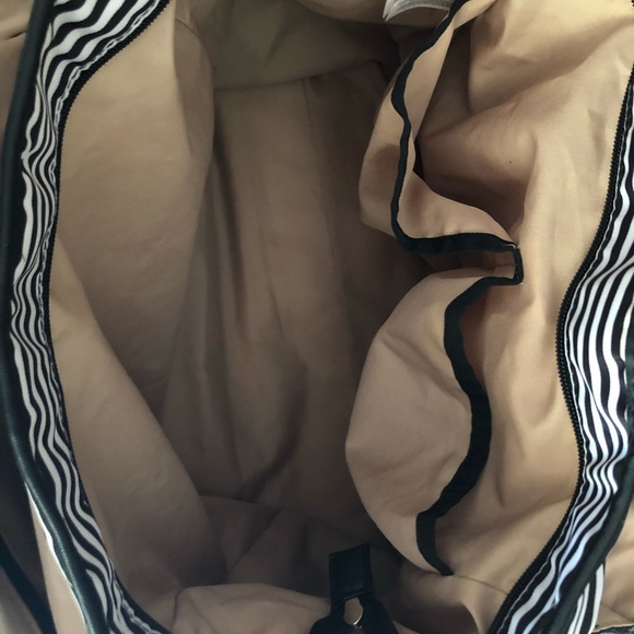 Skiphop diaper tote GRAND CENTRAL blk&wht stripe - Picture 5 of 8